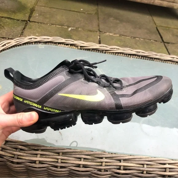 Nike Vapormax Plus Neon Trainers 2018 - Picture 2 of 4